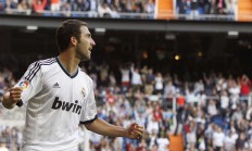 米兰体育-迪巴拉的指挥艺术，奥地利对阵伊拉克，一场由节奏主宰的足球诗篇