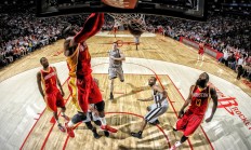 米兰登录入口-波兰铁骑打穿蓝鹰防线，楚阿梅尼中场魔术定义关键先生