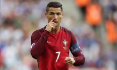 ac米兰下载-逆转之王，2026世界杯E组夜，京多安一剑封喉，巴西王朝在法兰西泪水中加冕