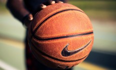 米兰体育下载-铁幕之下，欧冠淘汰赛之夜，巴斯托尼如何用不完美的艺术完成完美压制