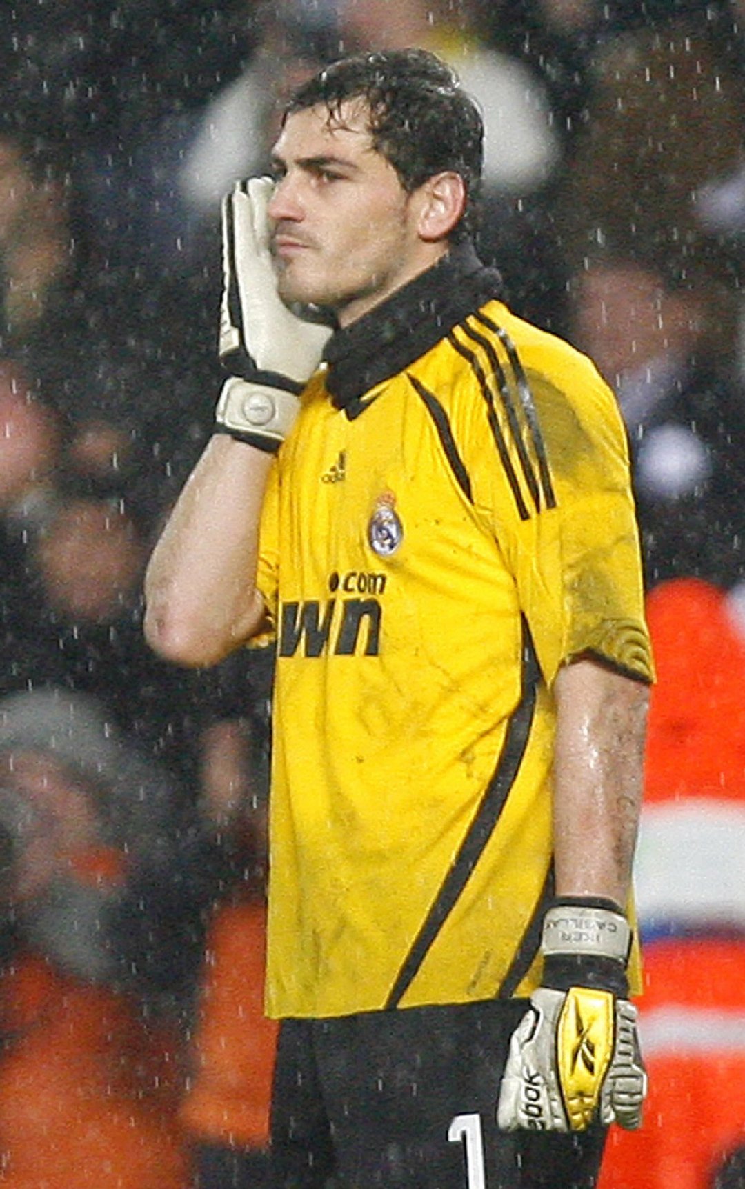 切尔西后卫尤文斯卡南遭遇重伤，休战数月