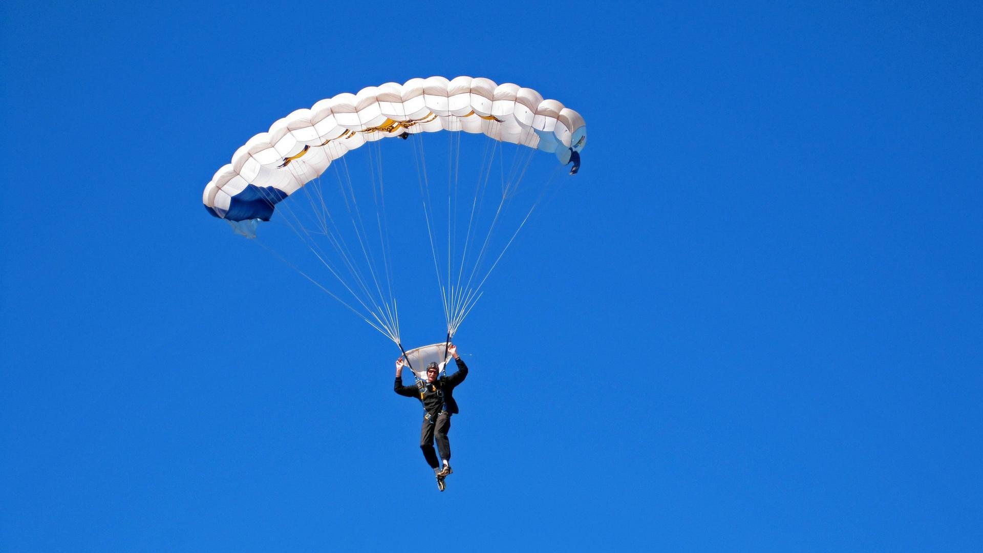 跨界竞技场，广厦铁壁下的得分压制与文班亚马的英超接管时刻